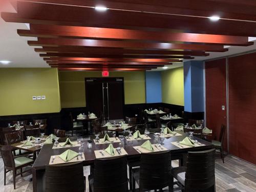 Restaurant, Holiday Inn Mayaguez & Tropical Casino By IHG in Mayaguez