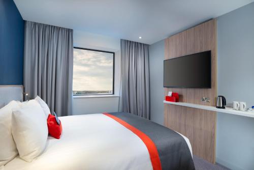 Holiday Inn Express - London Heathrow T4 an IHG Hotel - image 10