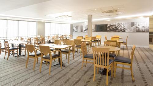 Holiday Inn Express London Limehouse an IHG Hotel - image 5