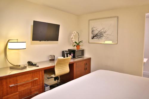 King Suite - Disability Access/Non-Smoking