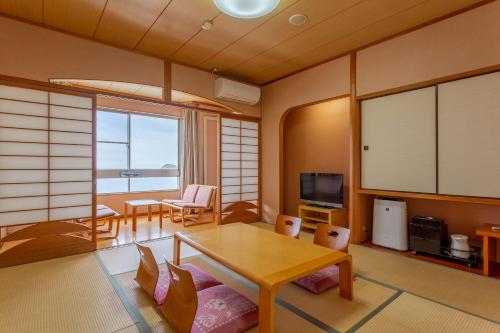 じゃこ丸パーク津田（国民宿舎松琴閣 クアパーク津田）ファミリールーム　専用バスルーム付
