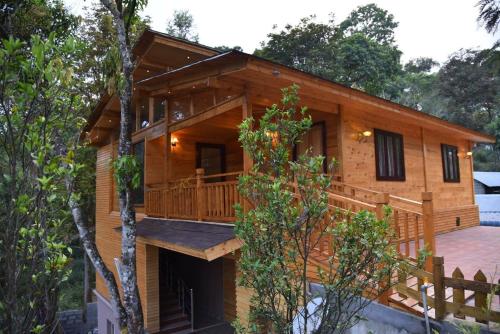 A Hotel Com Smokey Haven Wood House Cottages Homestay