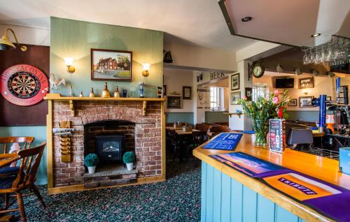 The Beacon & Railway Hotel - image 11