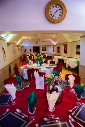 The Beacon & Railway Hotel - image 5