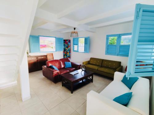 Location Maison Bleue avec piscine privative au Carbet Martinique in Le Carbet