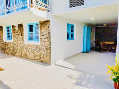 Location Maison Bleue avec piscine privative au Carbet Martinique in Le Carbet