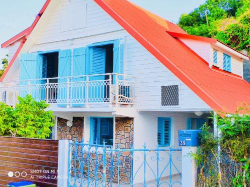 Location Maison Bleue avec piscine privative au Carbet Martinique