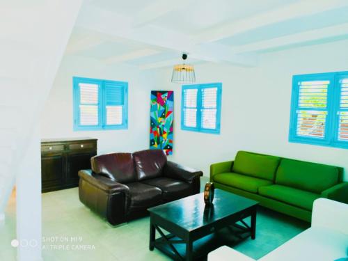 Location Maison Bleue avec piscine privative au Carbet Martinique in Le Carbet