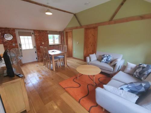 Blashford Manor Farmhouse Holiday Cottage - The Shire Cottage
