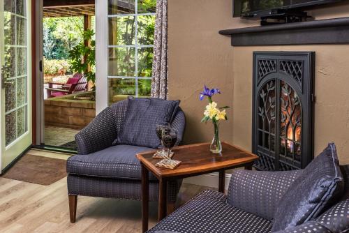 Удобства, Eden Vale Inn in Jayhawk