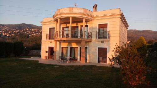   Villa in Volos