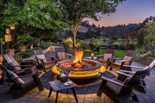 Удобства, Eden Vale Inn in Jayhawk