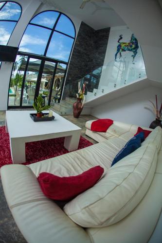 Show Pony Ranchero Resort - Boutique Beach Hotel in Las Lajas