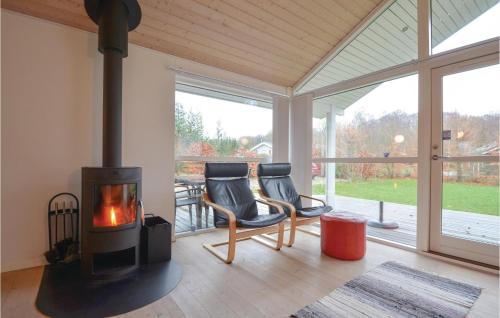 Nice Home In Glesborg With 3 Bedrooms, Sauna And Wifi in Glesborg
