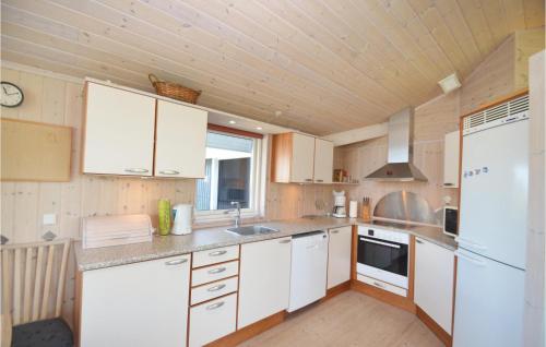 Kitchen, Holiday Home Elsdyrstien Væggerløse Vi in Idestrup
