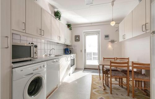 Kitchen, 1 Bedroom Amazing Apartment In Allinge in Allinge