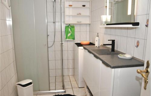 Bathroom, Apartment Nr Landevej Sydals Vi in Traenge