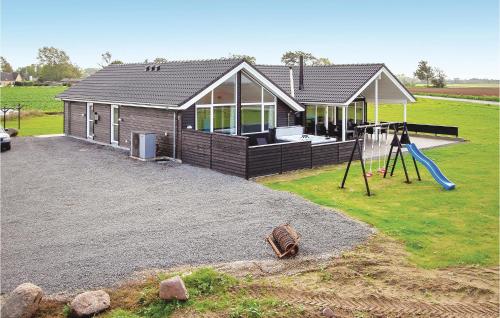  Beautiful Home In Bogense With Sauna, Wifi And Indoor Swimming Pool, Unterkunft in Bogense
