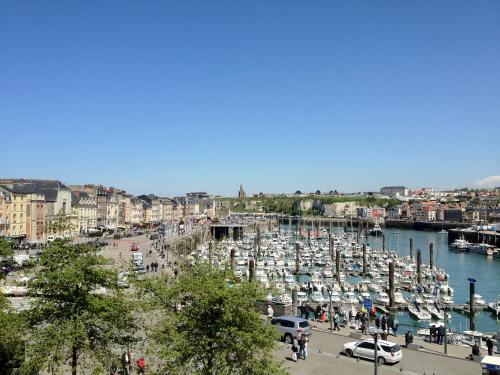 LOGIS Hôtel & Restaurant - Les Arcades 5
