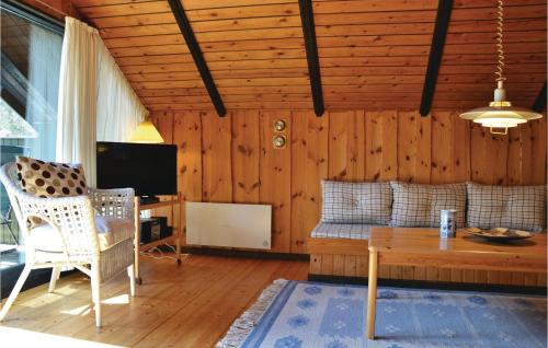  Amazing Home In Frederiksvrk With 2 Bedrooms And Wifi in Frederiksværk
