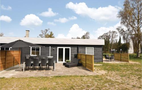 Three-Bedroom Holiday Home In Vaggerlose
