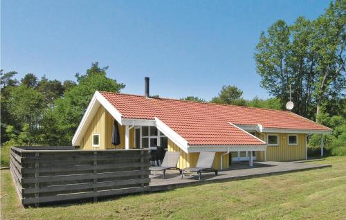  Amazing Home In Aakirkeby With 4 Bedrooms, Sauna And Wifi, Pension in Vester Sømarken