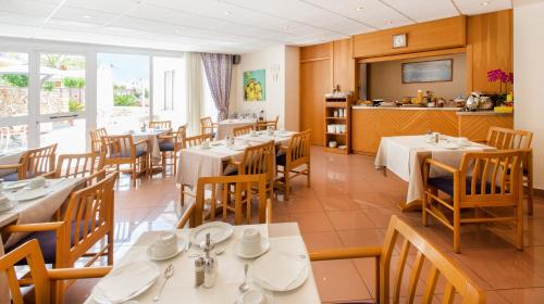Hostal Residencia Sutimar - image 2