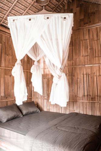 BALI BAMBOO JUNGLE HUTS AND HOSTEL