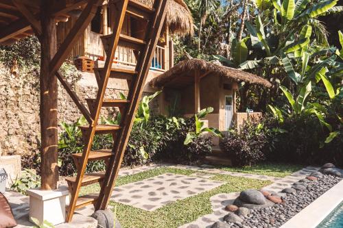 BALI BAMBOO JUNGLE HUTS AND HOSTEL