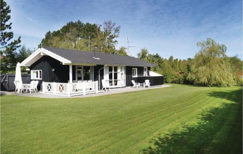  Stunning Home In Vejby With Wifi in Vejby