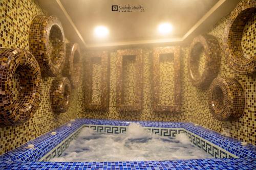 스파, Ultra Trans Hotel in 무한디신/도키