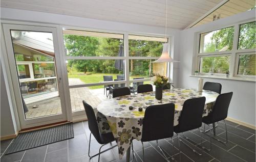 Awesome Home In Vggerlse With 4 Bedrooms And Wifi in Vaeggerlose