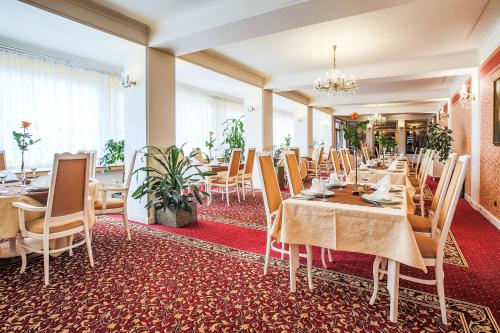 Hotel Ostrov - image 2