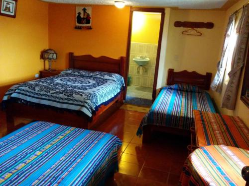 4 twin beds