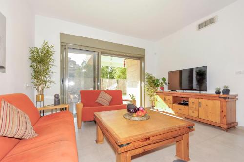 Family-Friendly Apartment in Zichron Yaakov