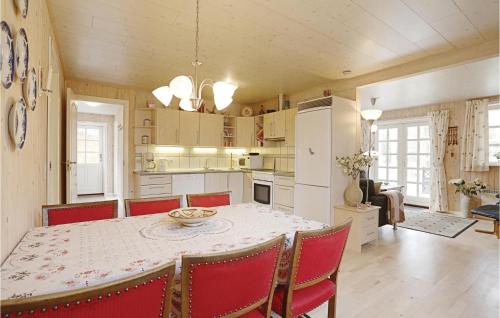 Konyha, 3 Bedroom Amazing Home In Rønne in Bornholm
