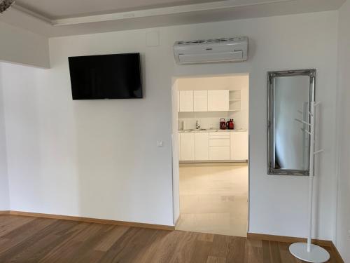 Colony Apartments - image 5