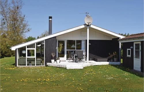  Nice Home In Hadsund With 3 Bedrooms, Sauna And Wifi in Haslevgårde