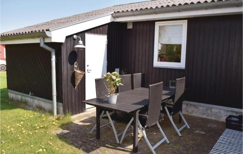  Nice Home In Hadsund With 3 Bedrooms, Sauna And Wifi in Haslevgårde