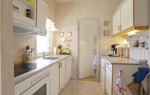  2 Bedroom Lovely Home In Nexø in Snogebæk