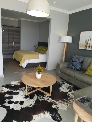 Bayview Suites, Unit 9, Room # 13 Rand Rifles