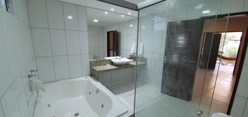 Suite with Hot Tub image 5