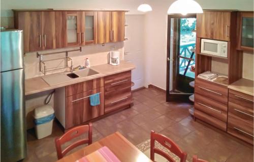  Amazing home in Kunbaracs w/ WiFi and 2 Bedrooms in Kunbaracs