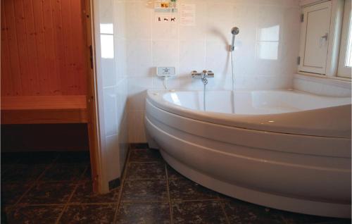 Swimming pool, Holiday Home Tingodden Hvide Sande Iv in Hvide Sande