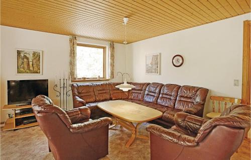  Amazing Home In Nexø With Wifi in Spidsegård