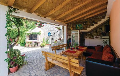 One-Bedroom Holiday Home In Herceg Novi