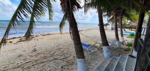 

Xcalacoco Beach House