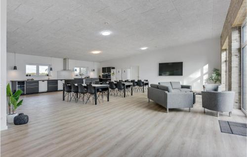 Kitchen, 12 Bedroom Nice Home In Haderslev in Arosund