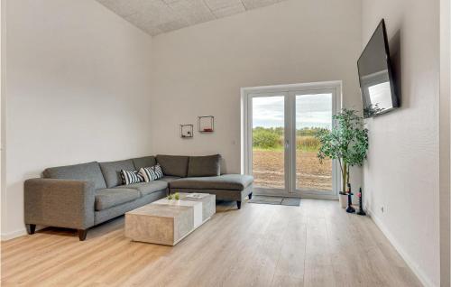 Kitchen, 12 Bedroom Nice Home In Haderslev in Arosund