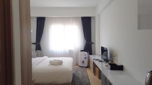 Studio Apartment image 10